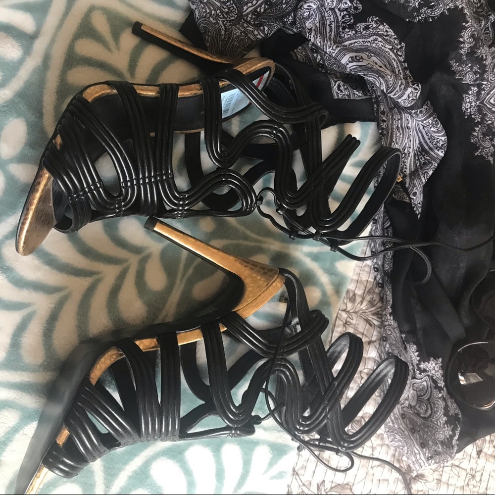 👠👠👠👠BRAND NEW BCBGENERATION